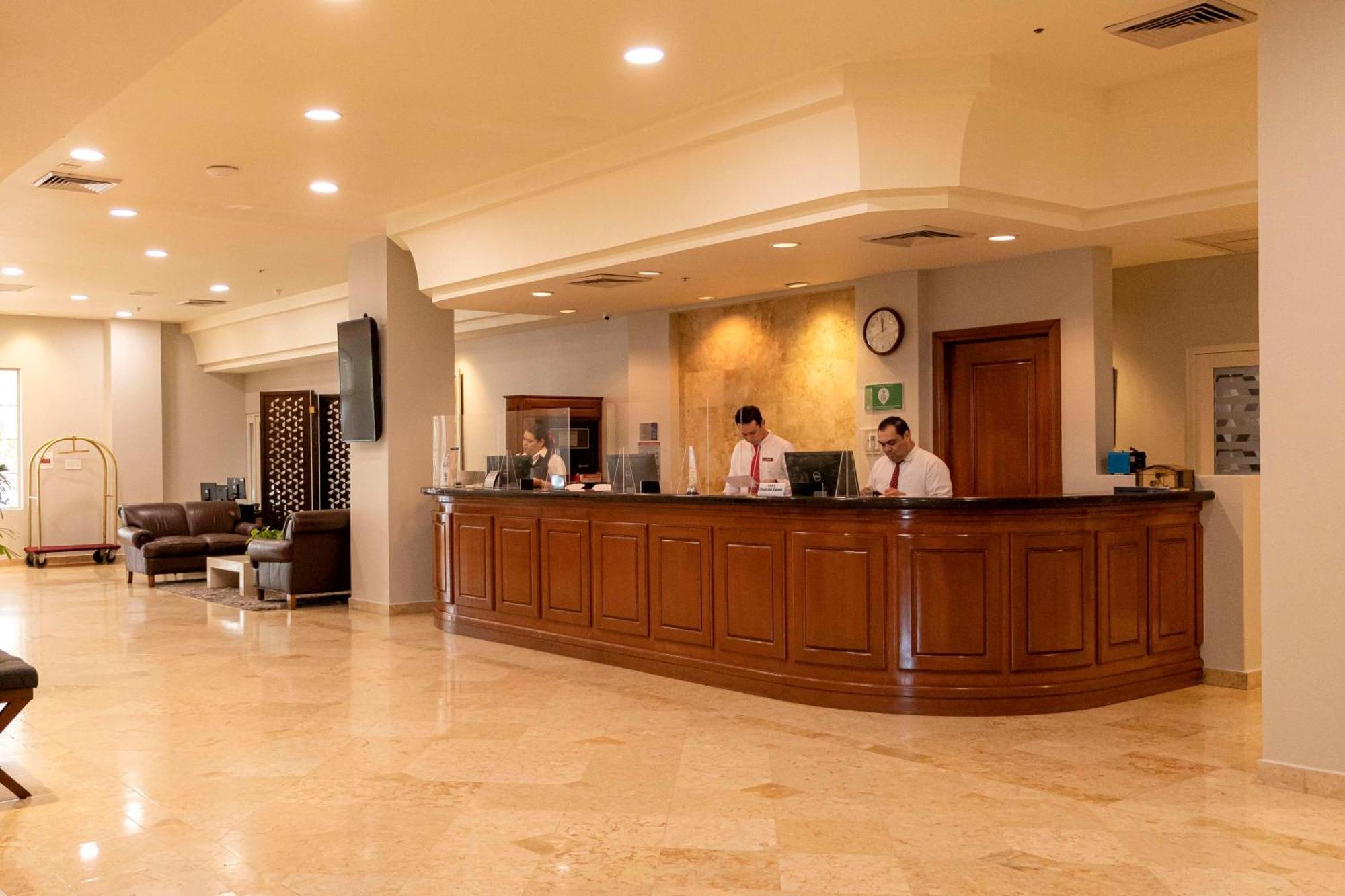Best Western Plus לוס מוצ'יס מראה חיצוני תמונה